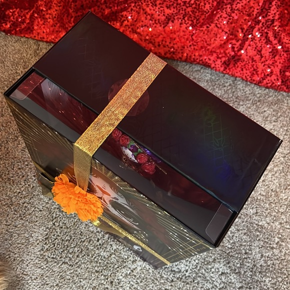 Rainbow High Collector Edition - Dia De Los Muertos - Maria Garcia Designer - Picture 8 of 10